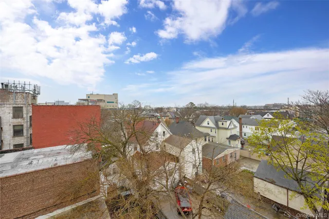 $2,900 | 172-18 Jamaica Avenue, Unit 5C | Woodhull Park