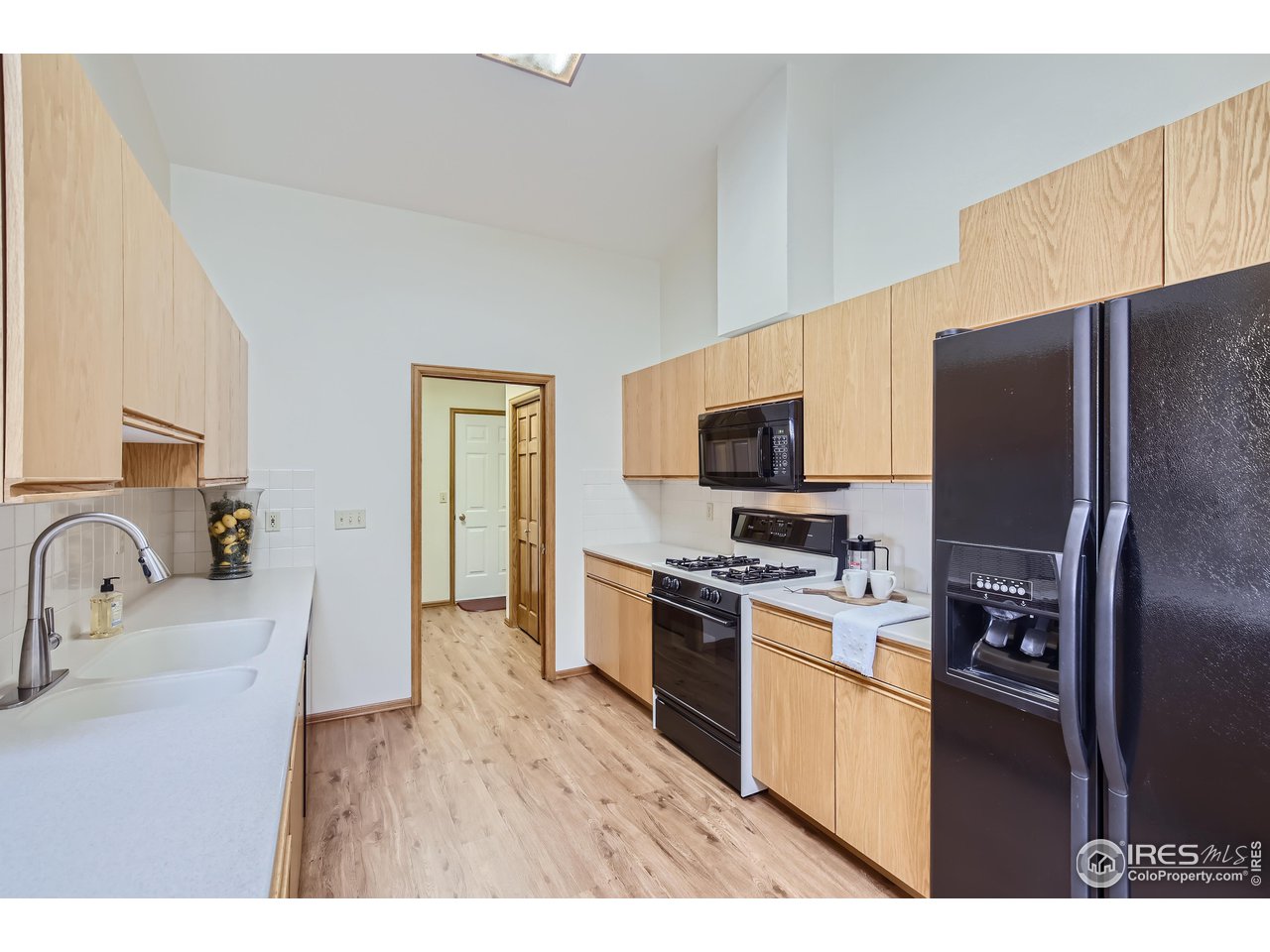 Ample storage and counter space