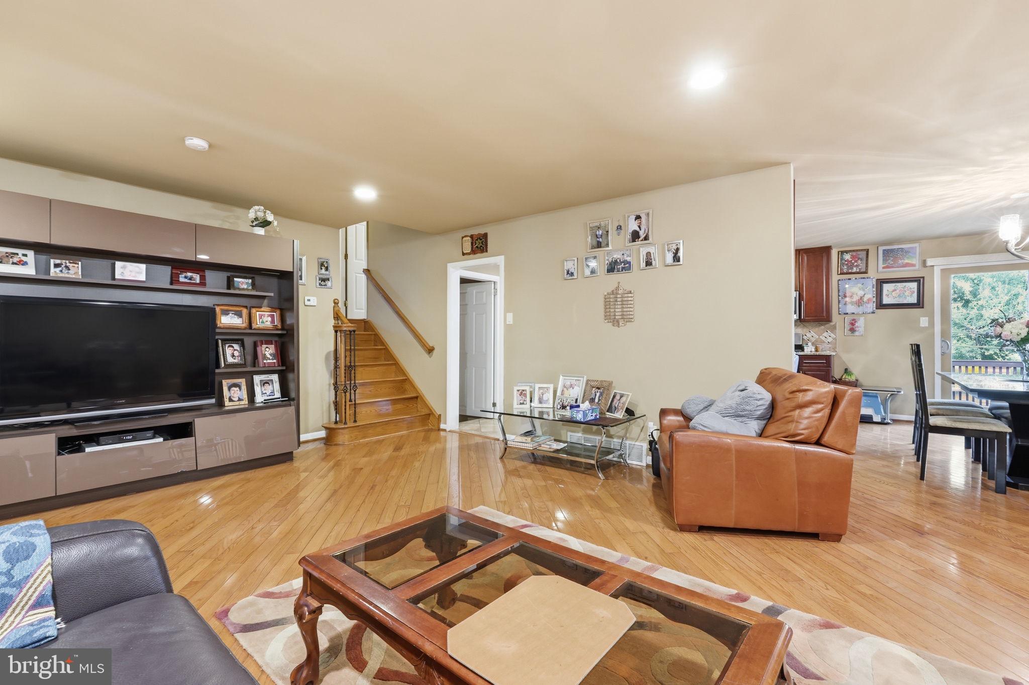 1111 Harriett Road Huntingdon Valley, PA 19006 - Photo 7 of 49