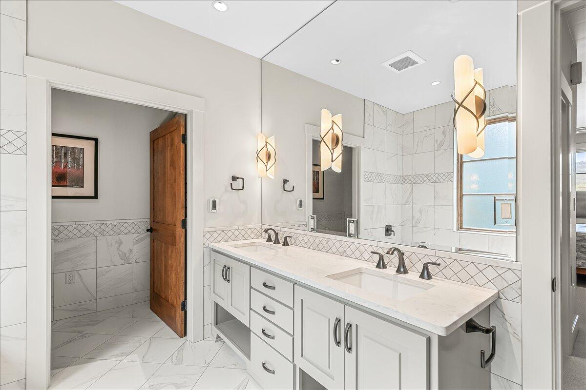 175 Lithia Way, Unit 303 Ashland, OR 97520 - Photo 22 of 44