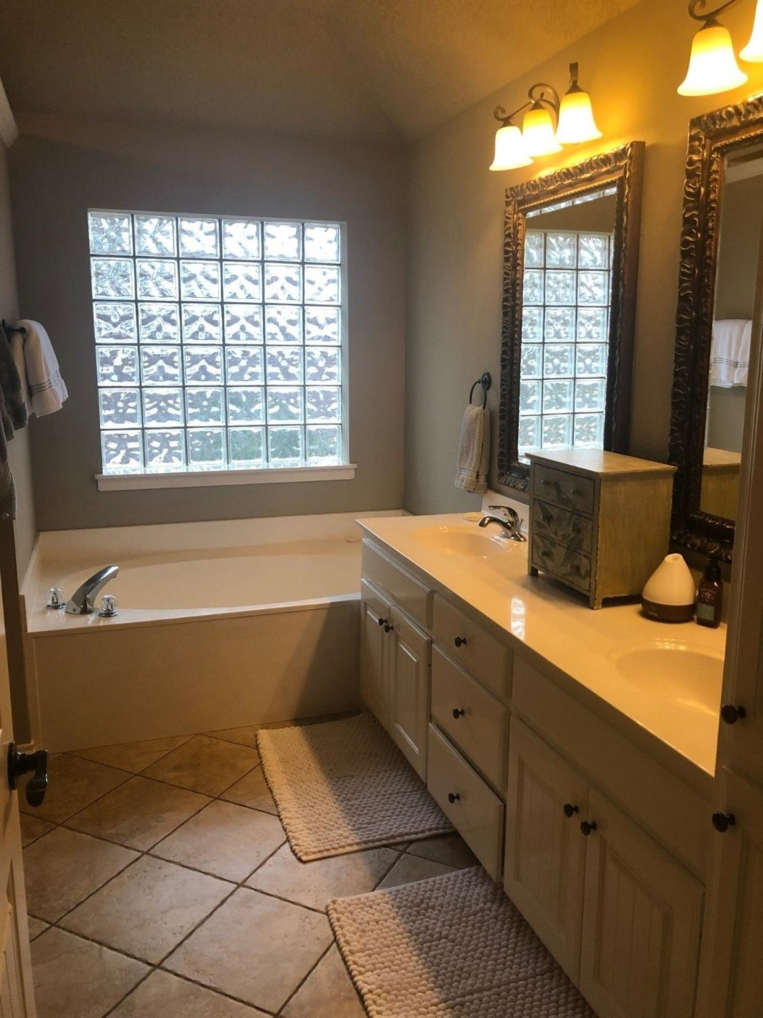 5506 105th Street Lubbock, TX 79424 - Photo 23 of 31 Master Bathroom