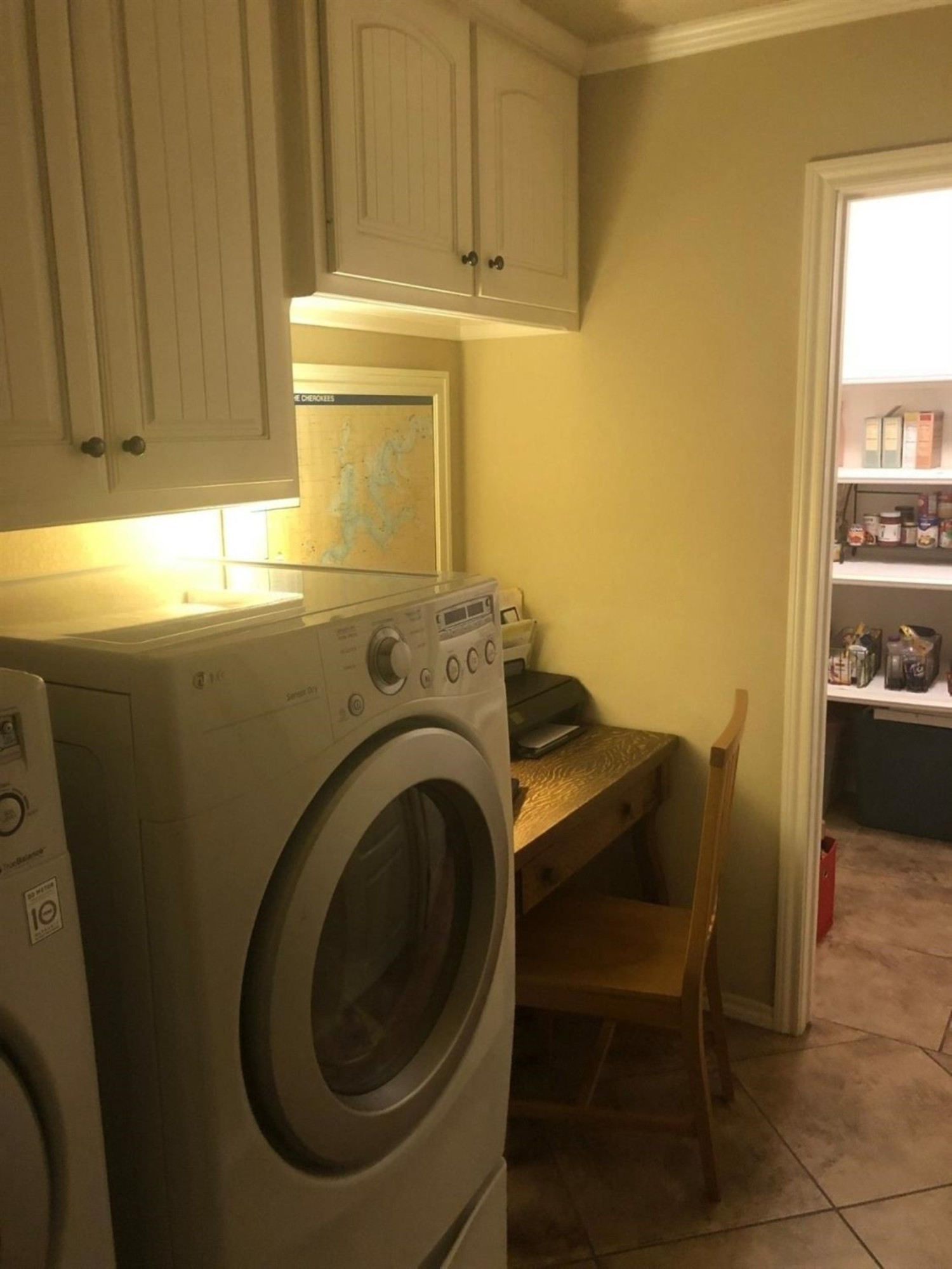5506 105th Street Lubbock, TX 79424 - Photo 5 of 31 Laundry Room with Desk Area
