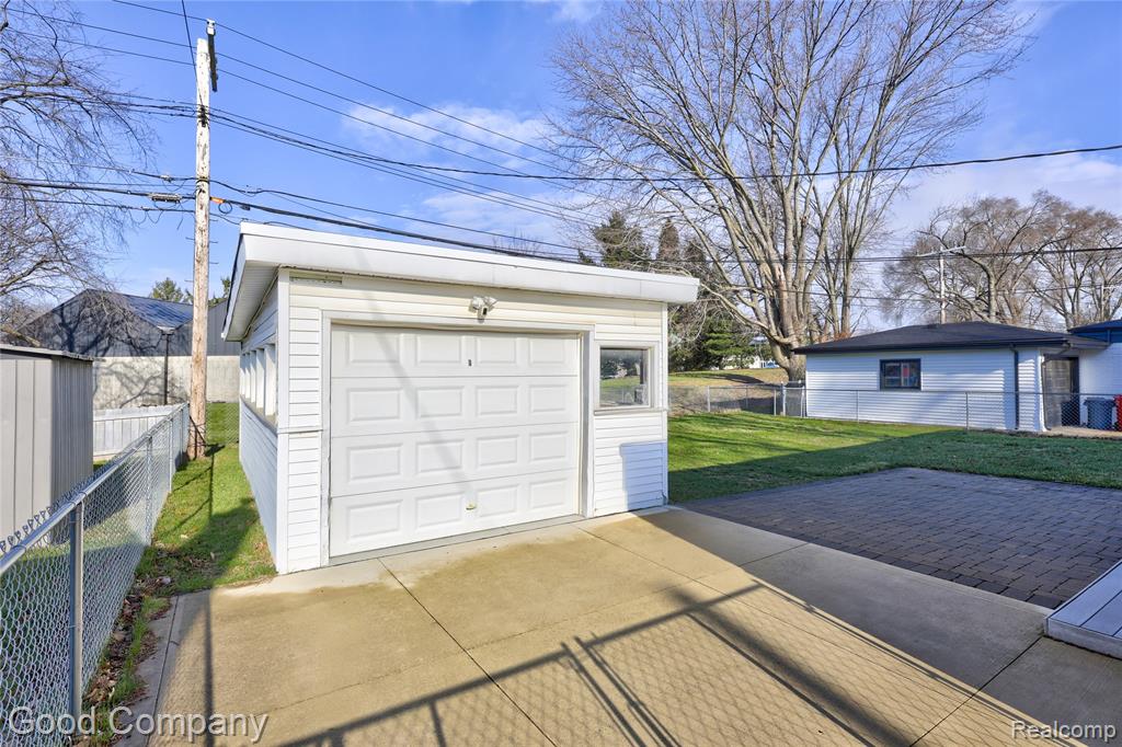 1303 Sycamore Drive Rochester, MI 48307 - Photo 44 of 53