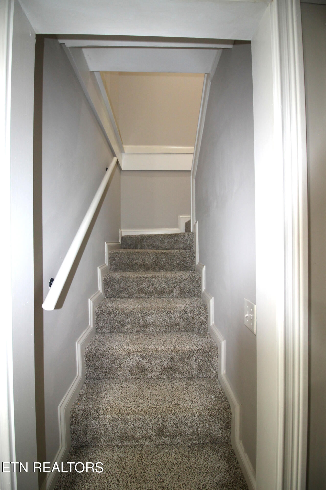 130 Andover Circle Oak Ridge, TN 37830 - Photo 8 of 24 130 Andover Circle, Oak Ridge, TN 37830