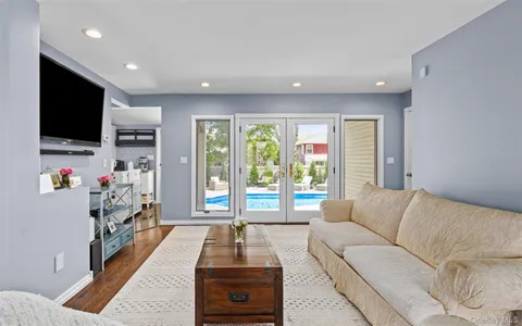 $859,000 | 25 Bay 3rd Street, Islip, NY 11751