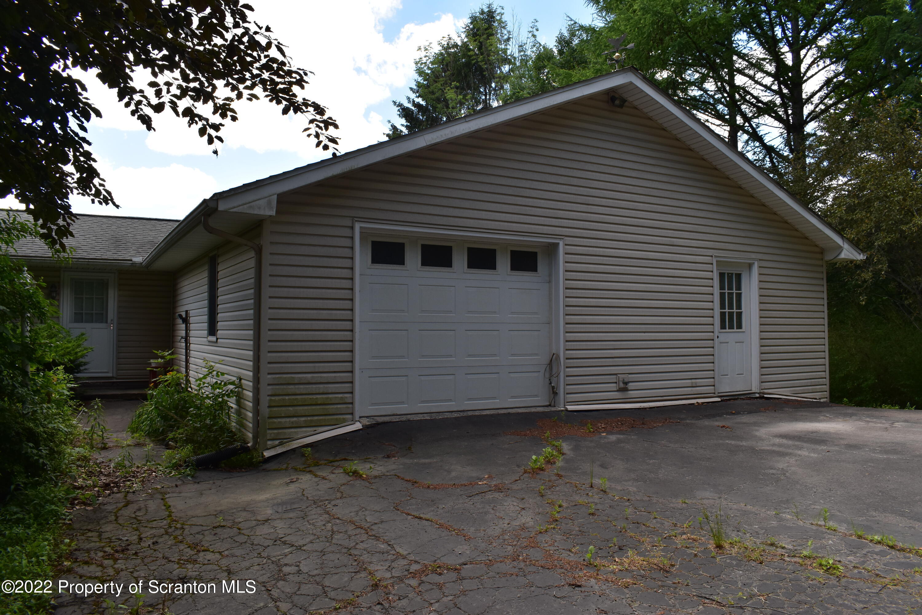 1003 Williams Road Montrose, PA 18801 - Photo 5 of 35 Gallery Image 5