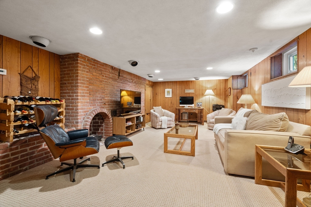 24 Fenno Road Newton, MA 02459 - Photo 15 of 19 Gallery Image 15