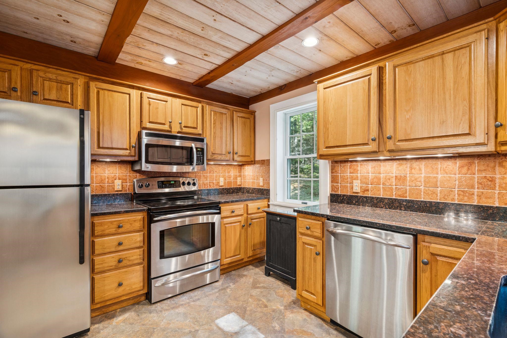 748 County Road New London, NH 03257 - Photo 4 of 31 Gallery Image 4
