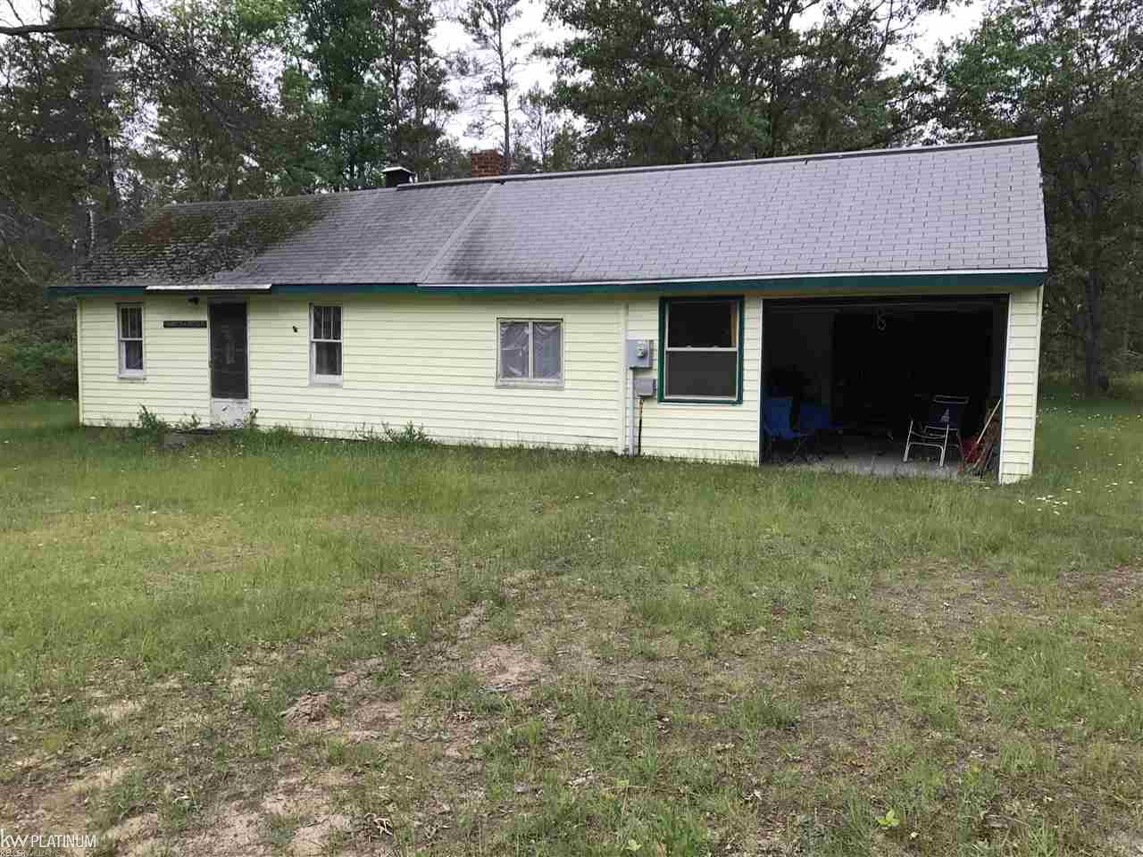11932 Willows Road Roscommon, MI 48653 - Photo 2 of 34 31325976-1.JPG