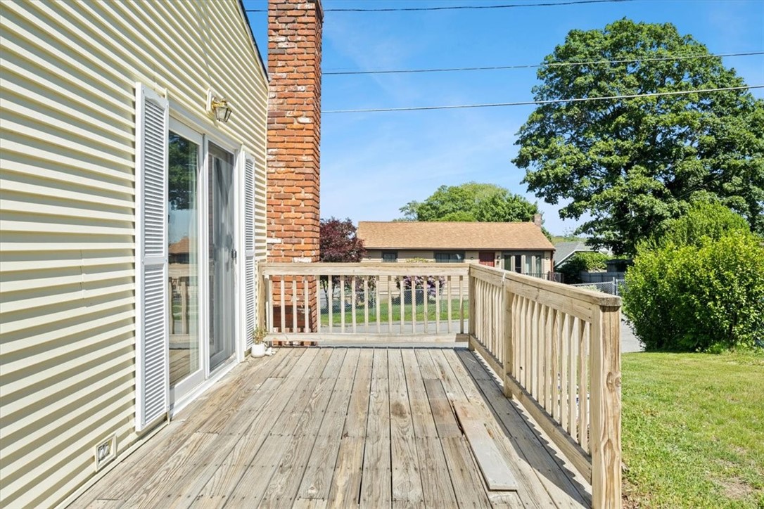 10 Lincoln Avenue Warren, RI 02885 - Photo 26 of 34
