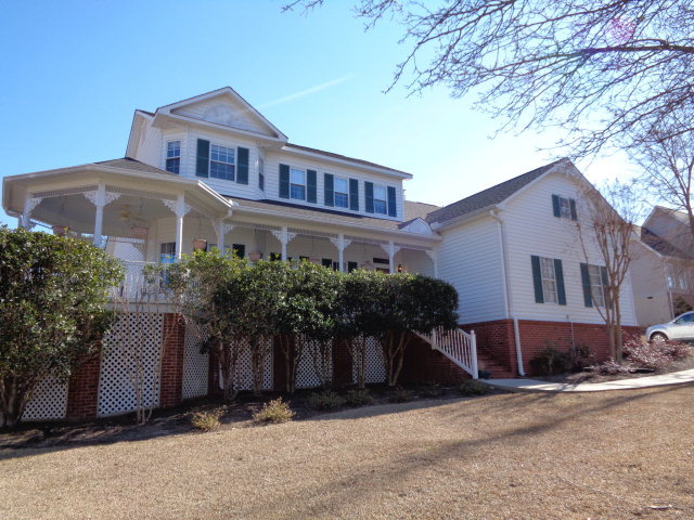 160 Gates Road Lizella, GA 31052 - Photo 1 of 2 a front view of a house with yard