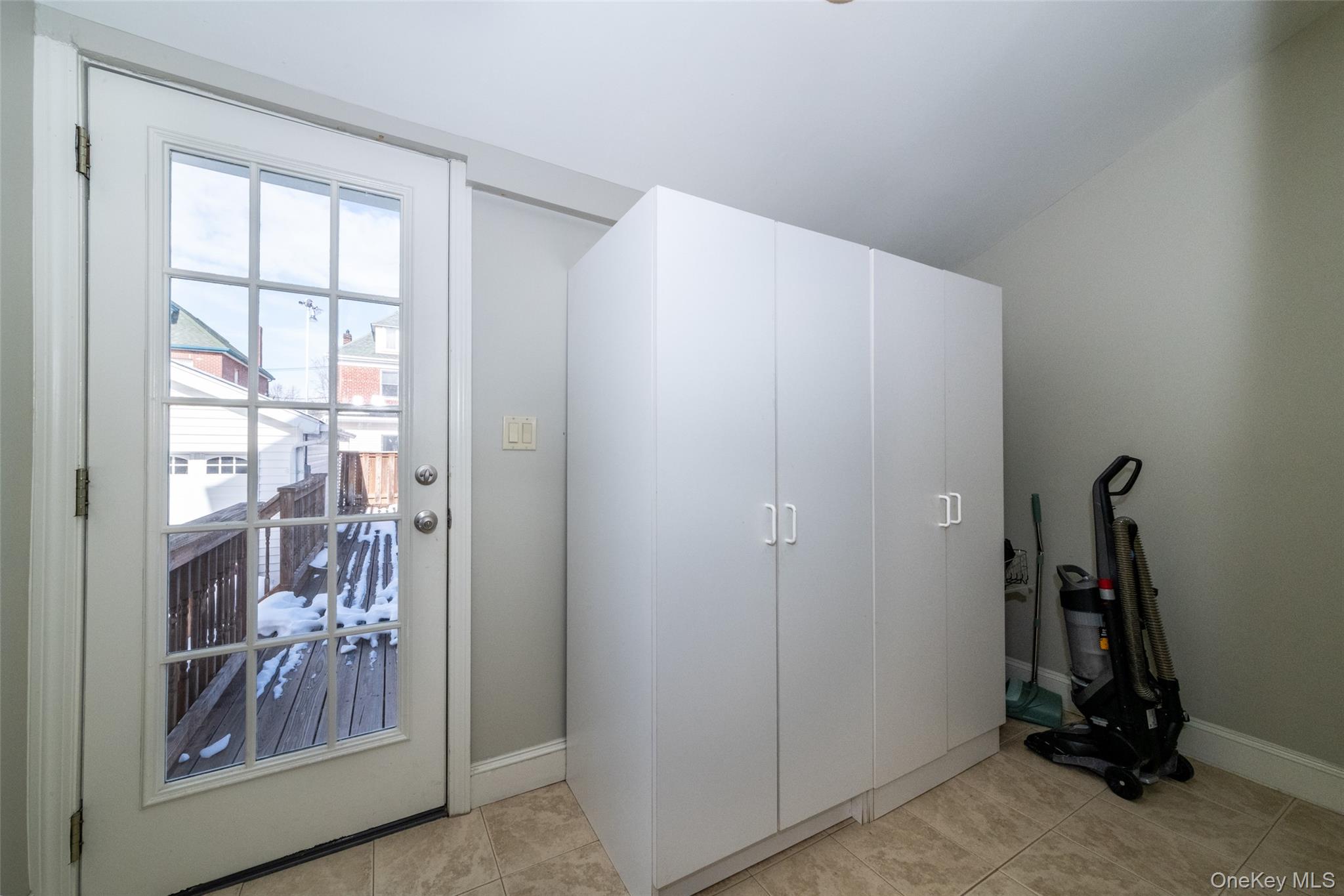 91 Winters Street Bronx, NY 10464 - Photo 16 of 28 off the kitchen