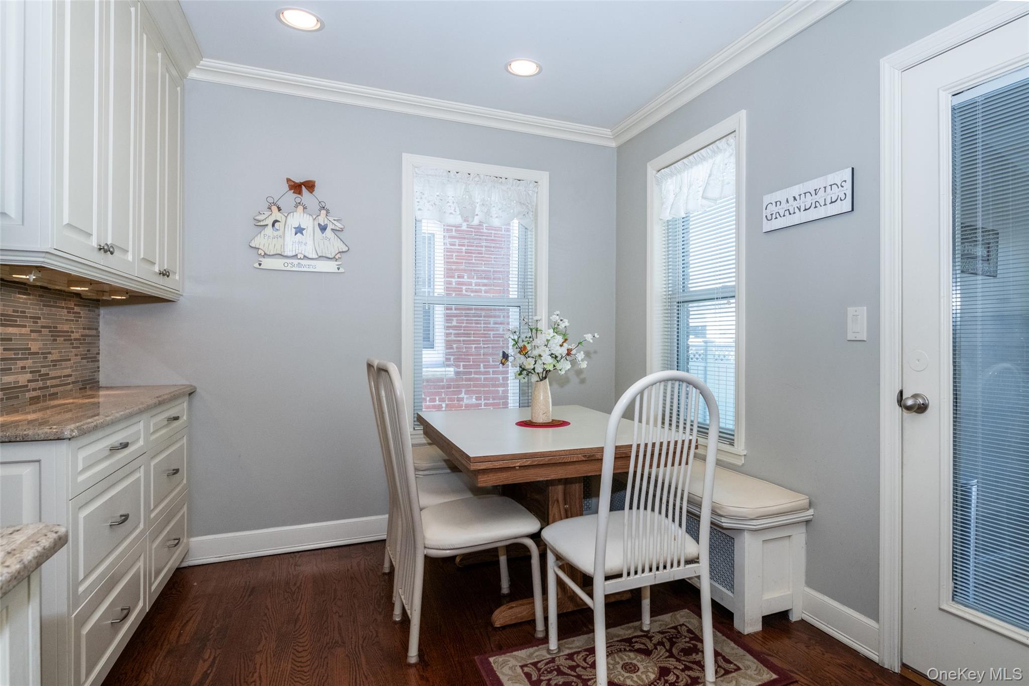 91 Winters Street Bronx, NY 10464 - Photo 3 of 28 eat in Kitchen