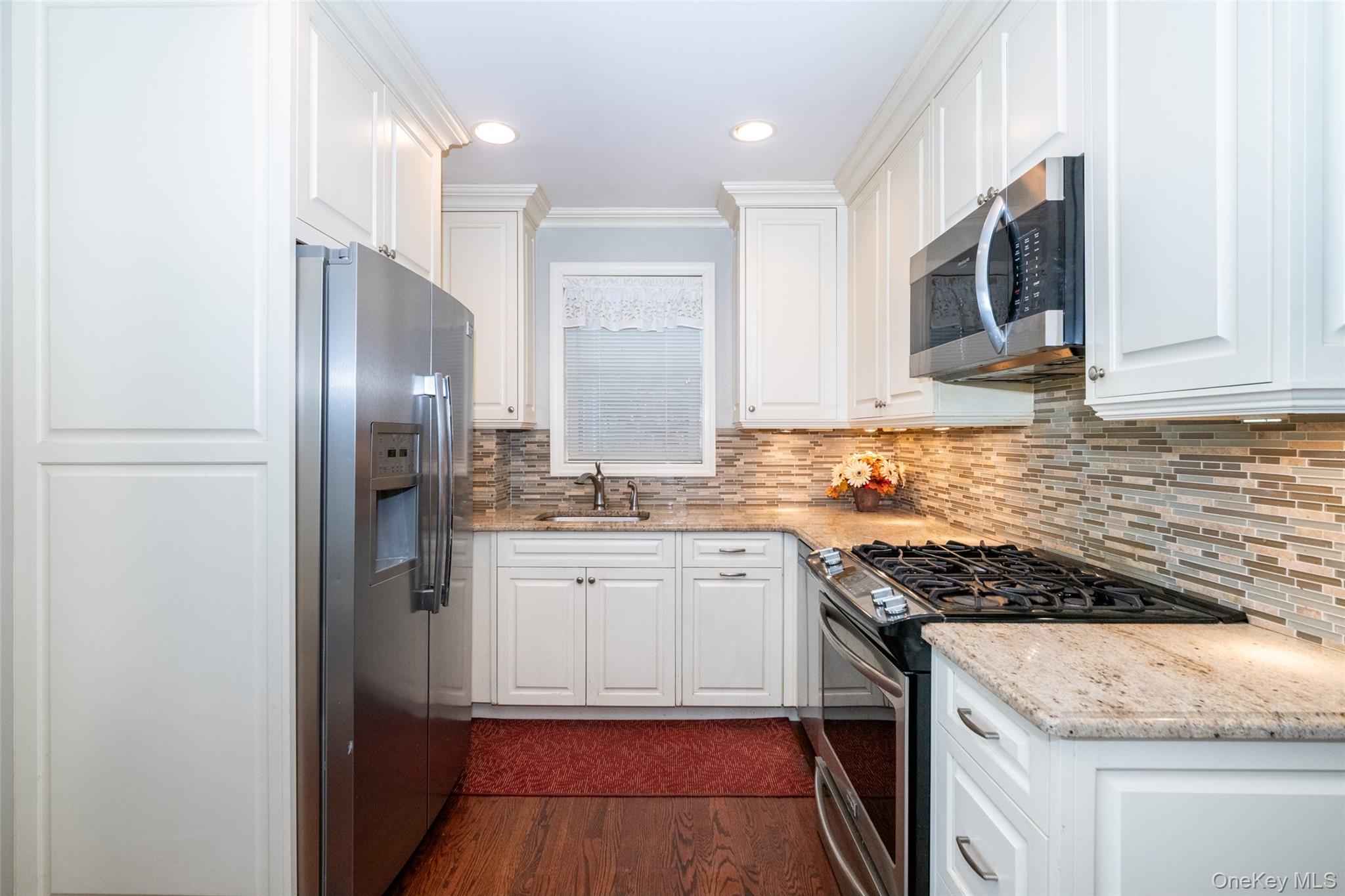 91 Winters Street Bronx, NY 10464 - Photo 4 of 28