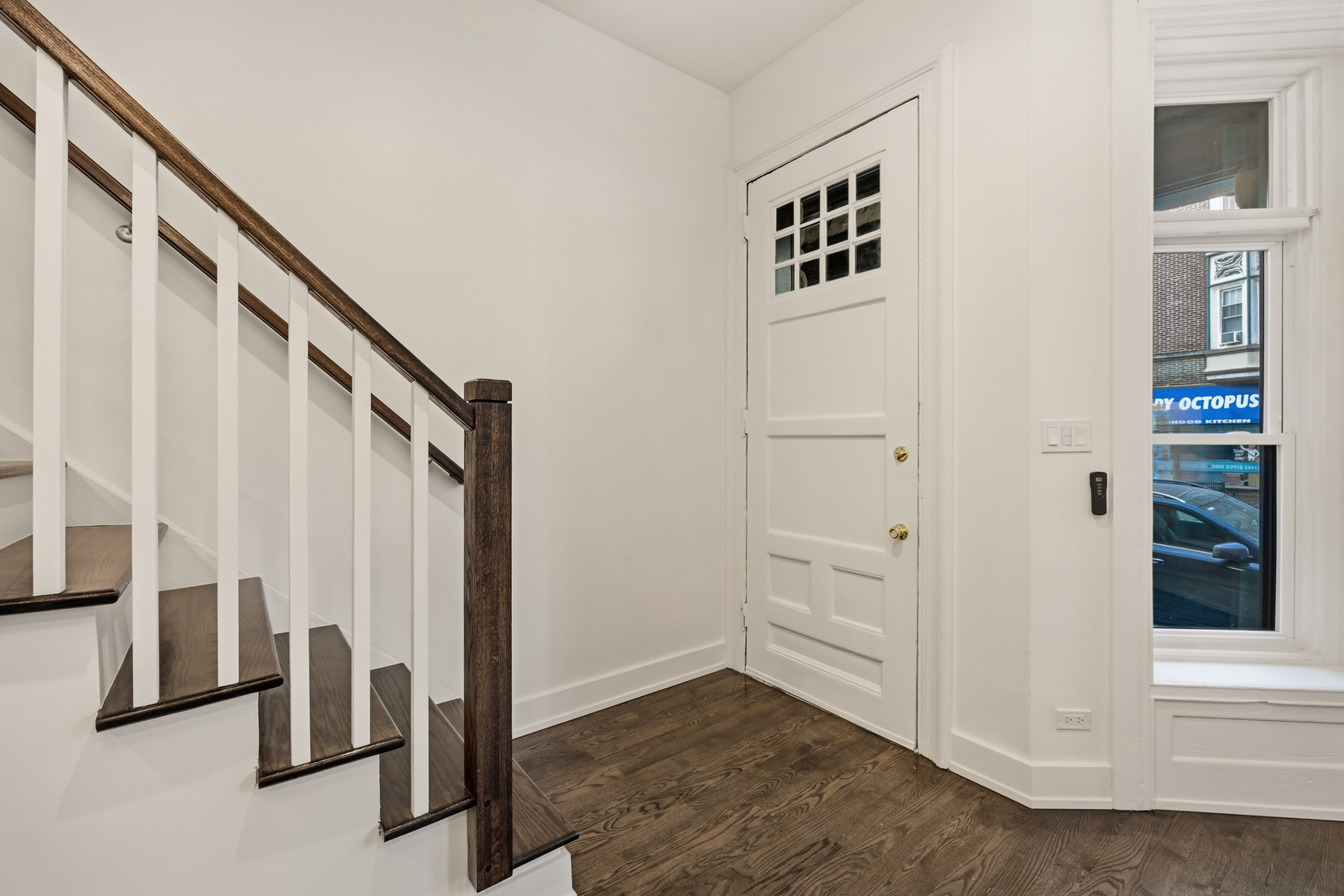2107 North Clark Street Chicago, IL 60614 - Photo 6 of 39