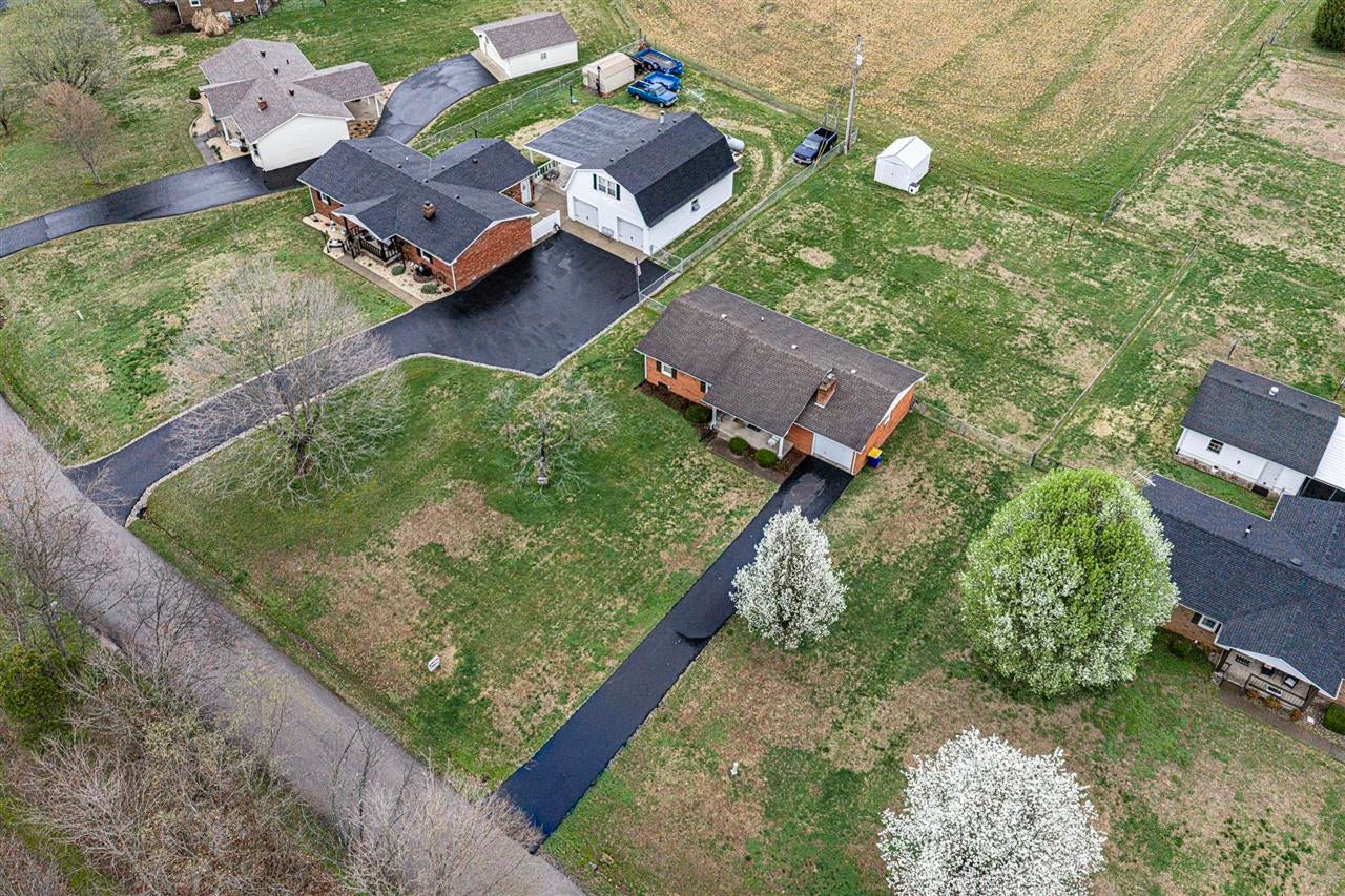 166 Pruitt Road Bowling Green, KY 42101 - Photo 7 of 19 Gallery Image 7