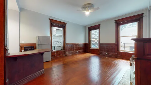 $1,700 | 21 East Division Street, Unit 1S, Chicago, IL 60611