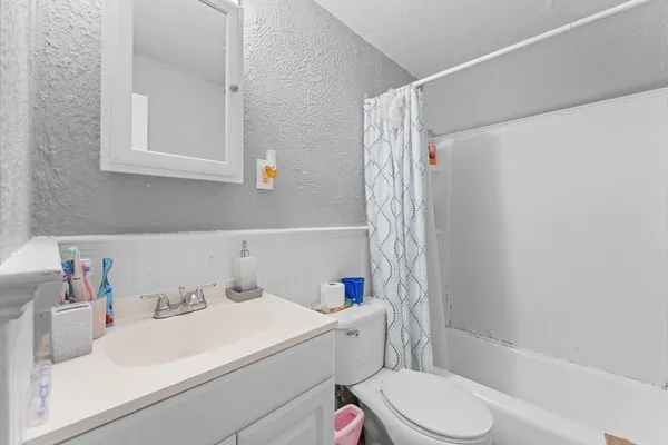 $250,000 | 20 Auna Drive, Unit 7, Brockton, MA 02301