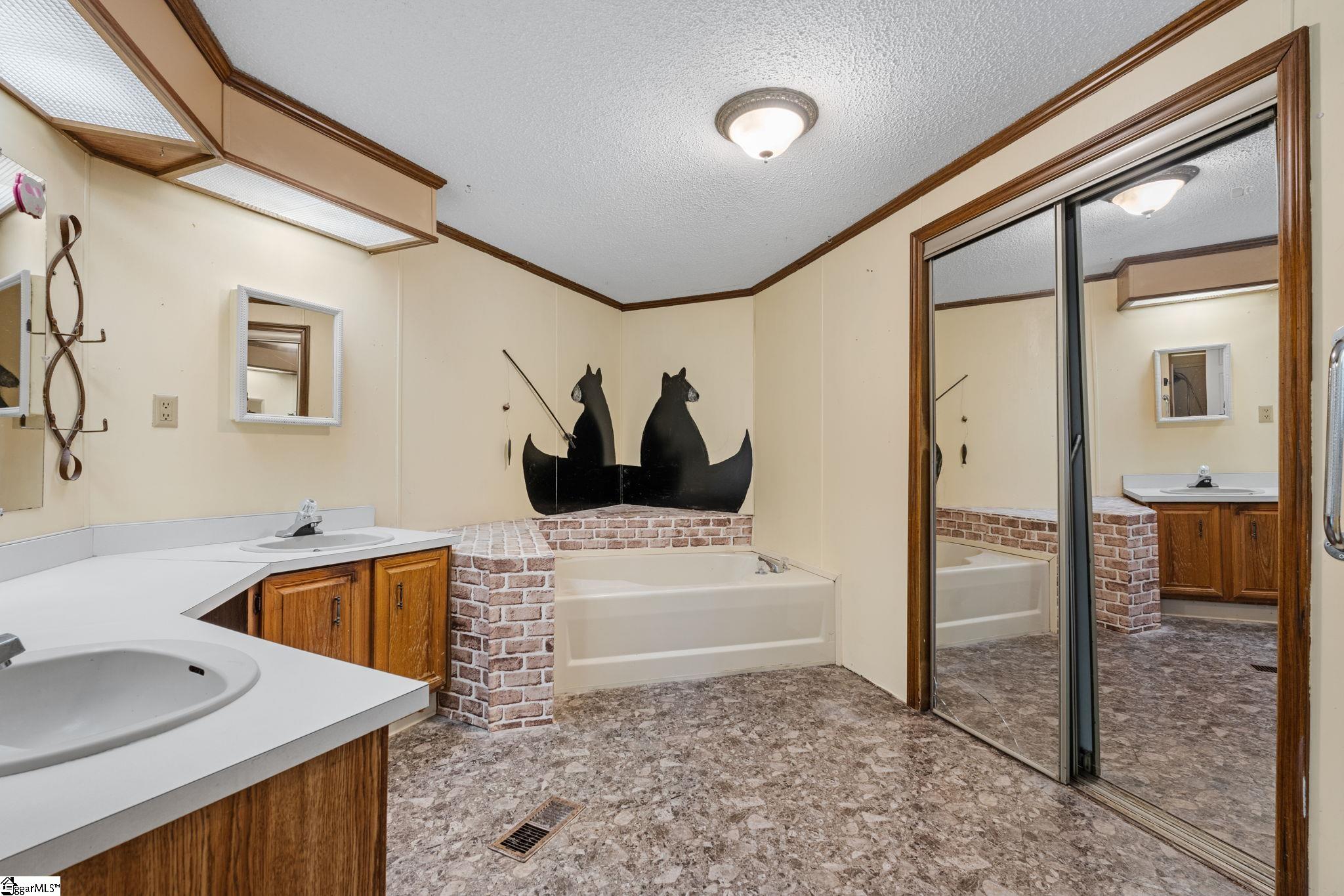 1904 Lake Cunningham Road Greer, SC 29651 - Photo 11 of 31