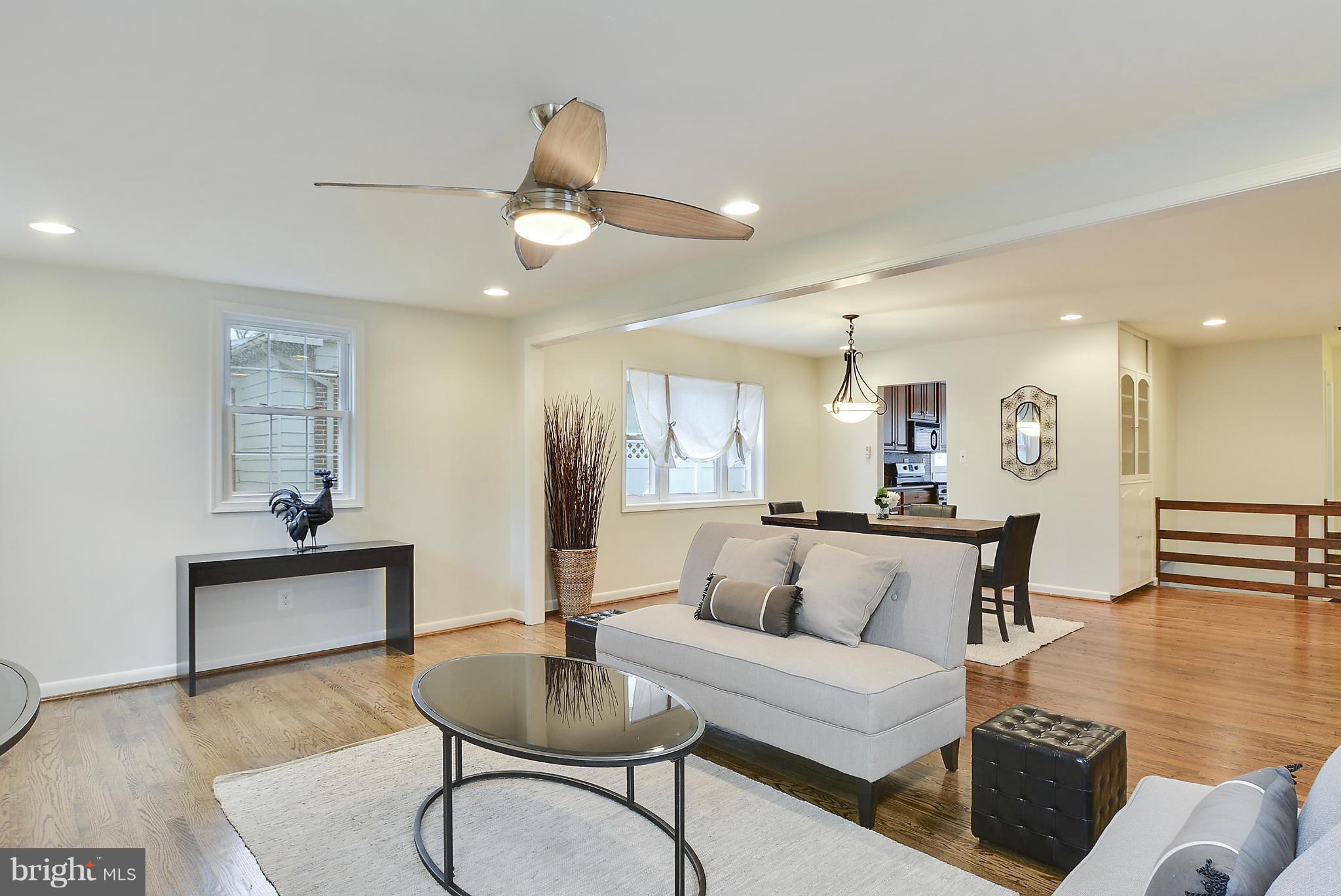 416 Waterford Road Silver Spring, MD 20901 - Photo 3 of 30 Living Room