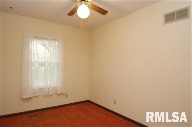 5730 Oakbrook Road Davenport, IA 52806 - Photo 16 of 22 Gallery Image 16