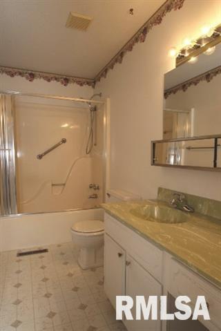 5730 Oakbrook Road Davenport, IA 52806 - Photo 18 of 22 Gallery Image 18