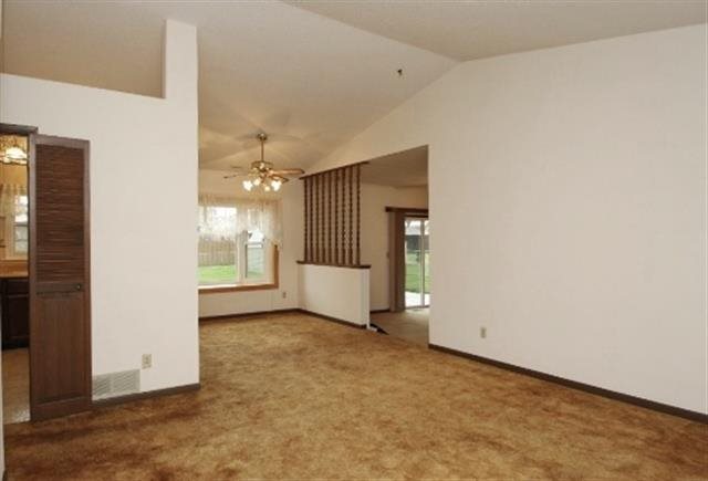 5730 Oakbrook Road Davenport, IA 52806 - Photo 8 of 22 Gallery Image 8