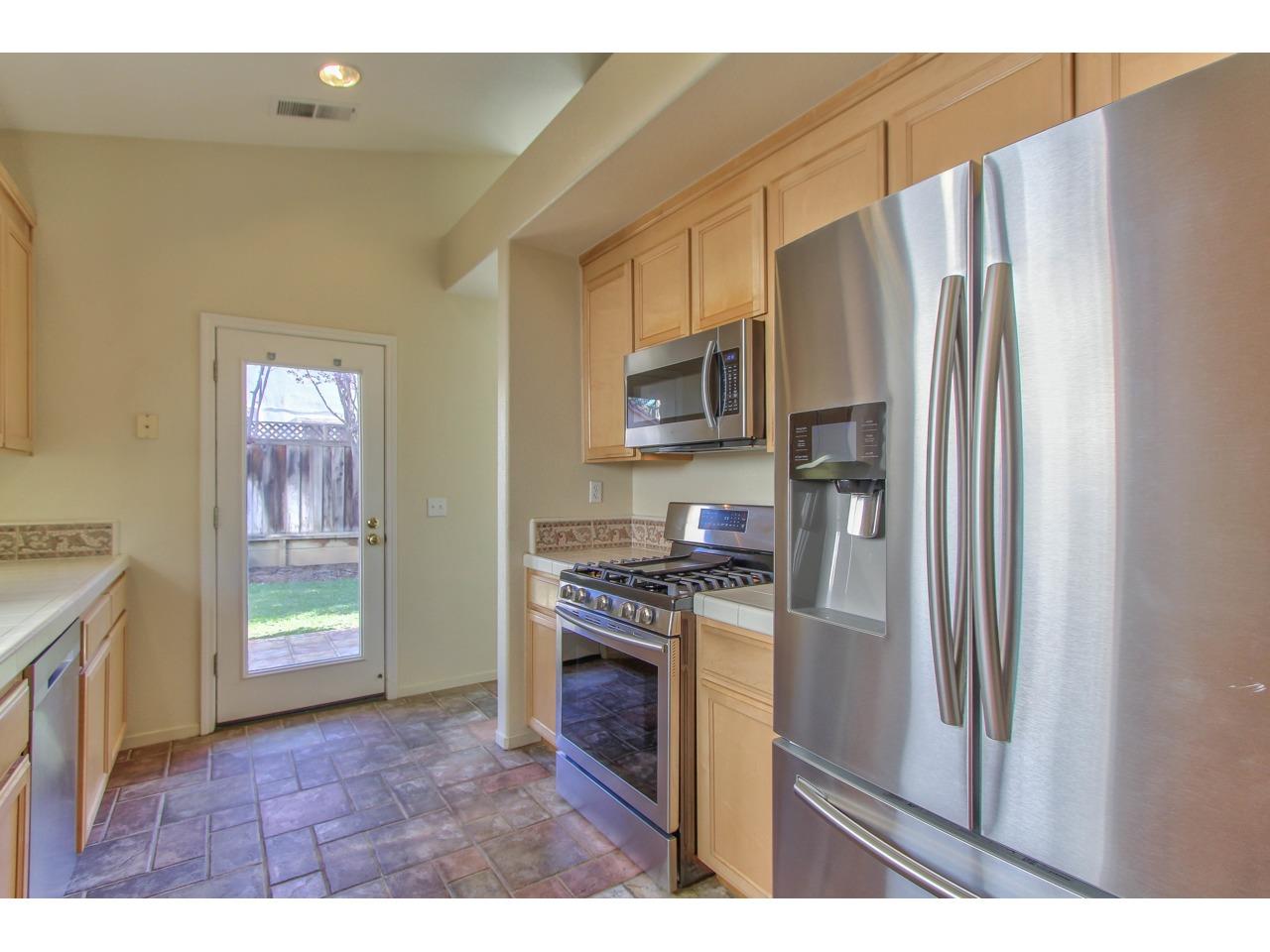 6 Harrington Circle Salinas, CA 93906 - Photo 11 of 28