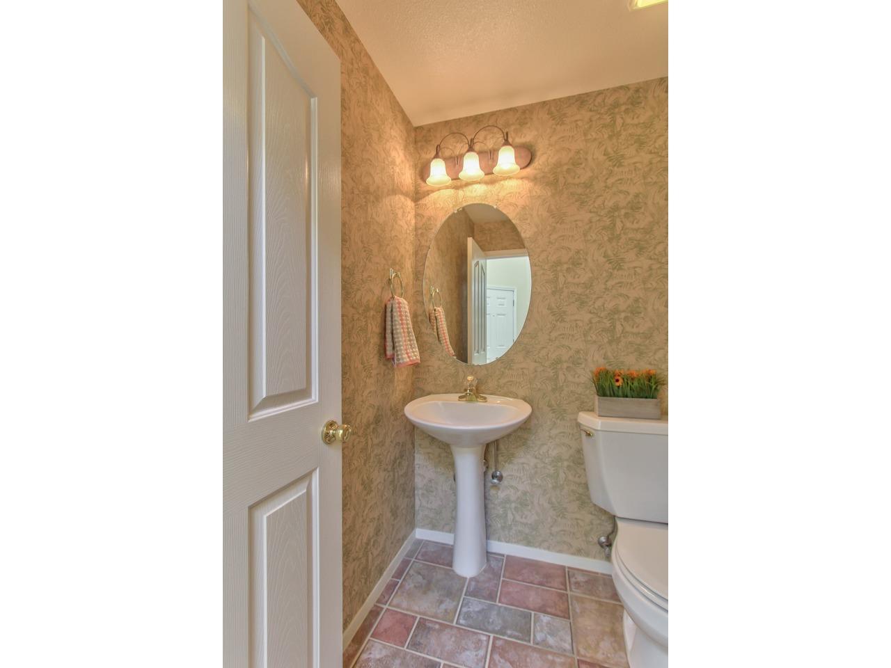 6 Harrington Circle Salinas, CA 93906 - Photo 12 of 28