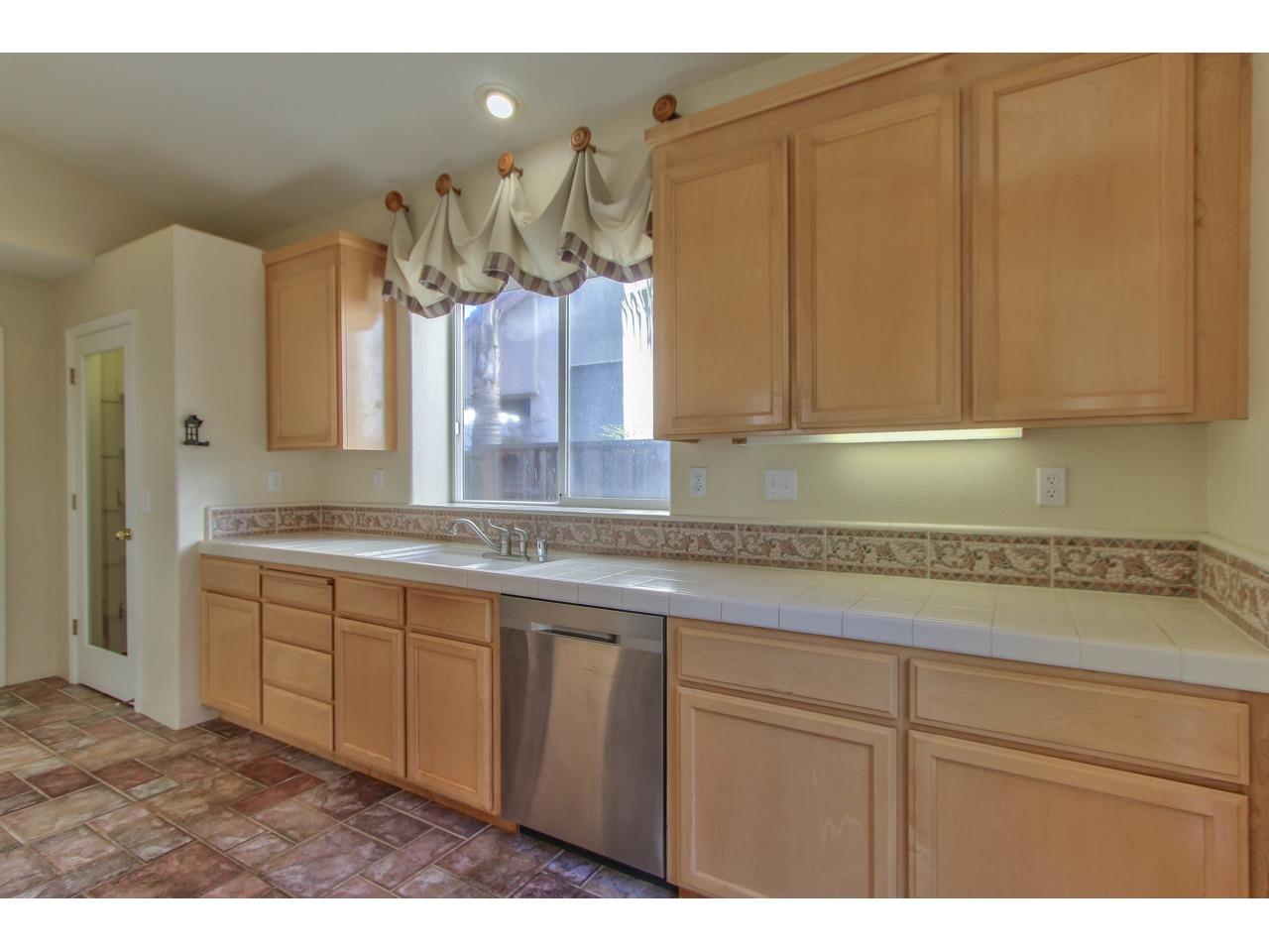 6 Harrington Circle Salinas, CA 93906 - Photo 9 of 28