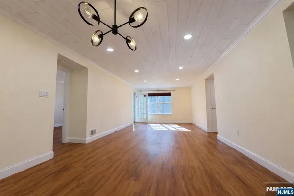 $3,500 | 1120 Hyde Park Court, Unit 1120, Mahwah, NJ 07430