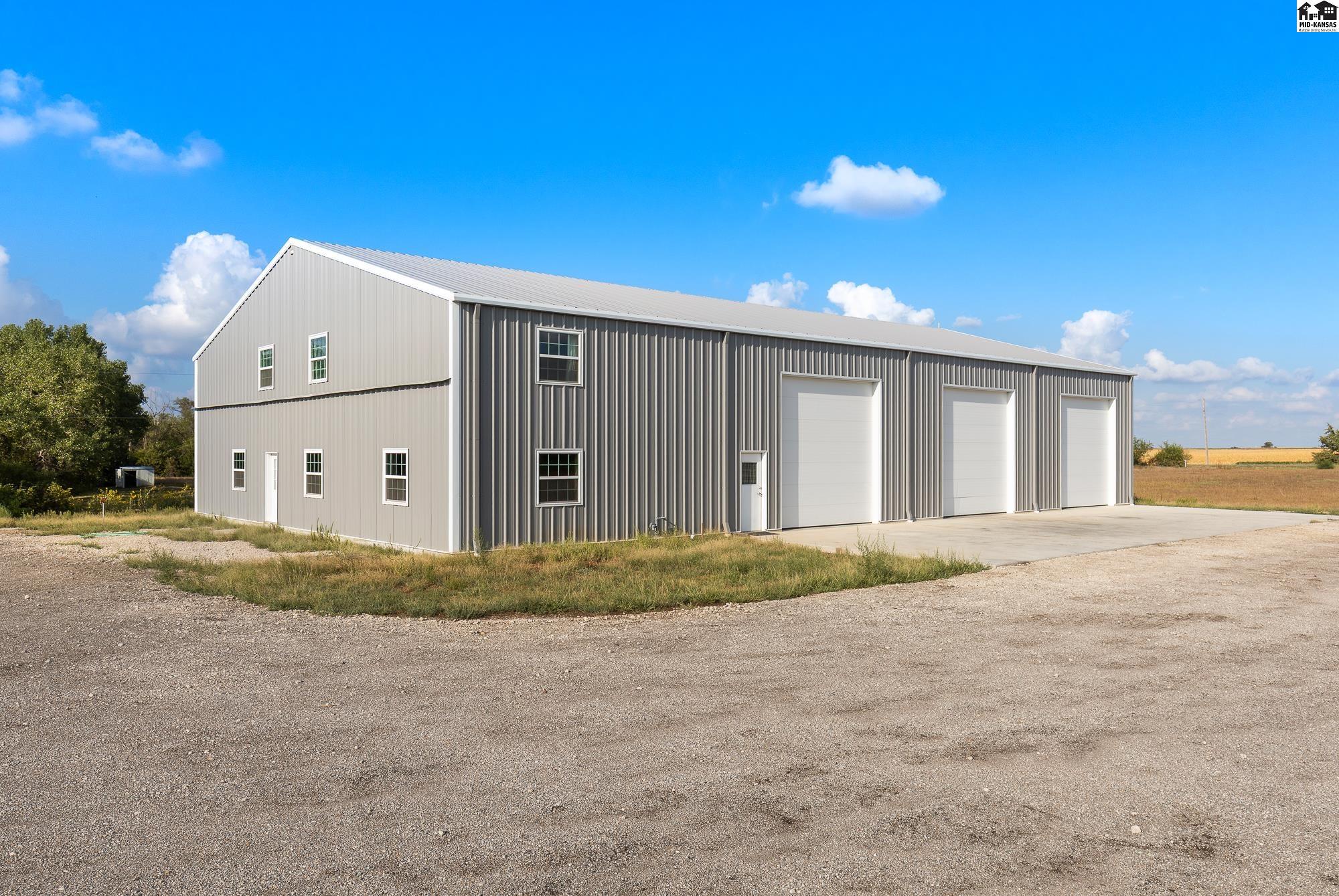 2939 North Halstead Road Halstead, KS 67056 - Photo 4 of 50 Gallery Image 4