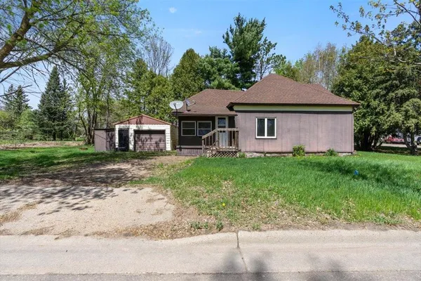 $109,900 | 323 4th Street Southeast, Staples, MN 56479
