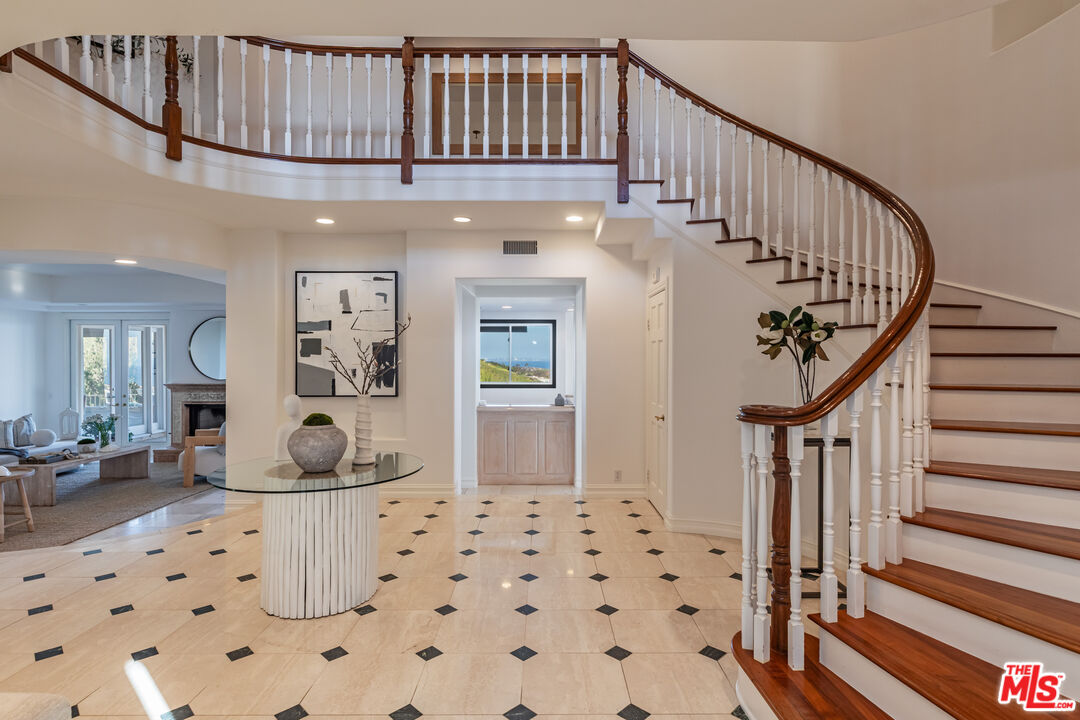 3895 Puerco Canyon Road Malibu, CA 90265 - Photo 7 of 42