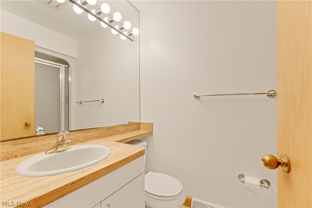 13015 Pearl Road Chardon, OH 44024 - Photo 18 of 50