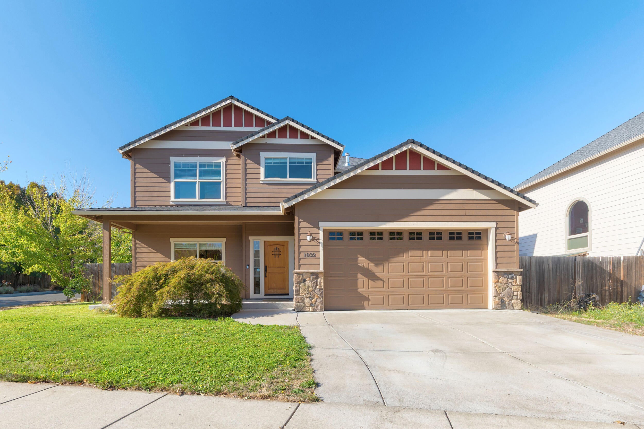 1032 Lithia Way Talent, OR 97540 - Photo 1 of 39 1032 Lithia Way