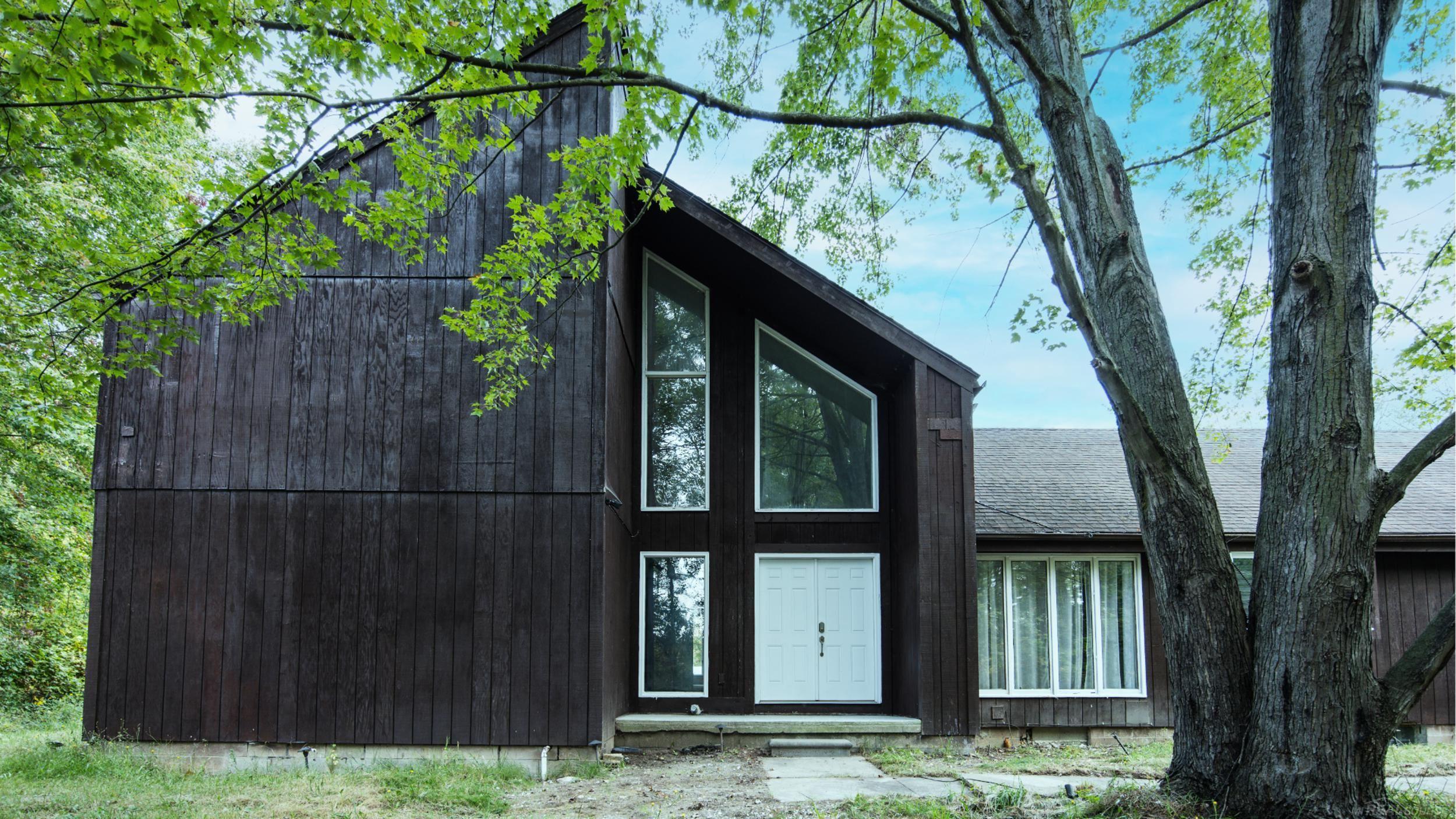 9202 Crawford Road Columbus, MI 48063 - Photo 2 of 63