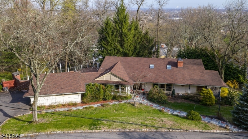29 Farview Road Millburn, NJ 07041 - Photo 1 of 25