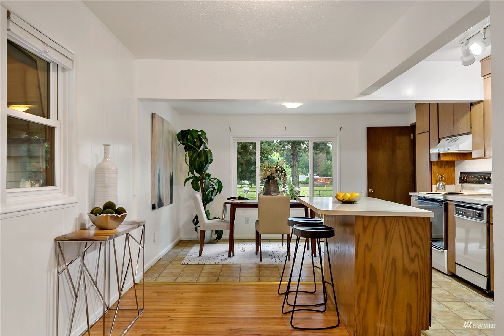 2508 Northeast 7th Street Renton, WA 98056 - Photo 4 of 36 Gallery Image 4