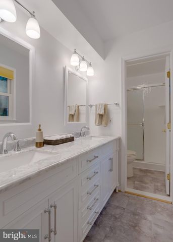 $810,000 | 8201 Ector Court, Annandale, VA 22003