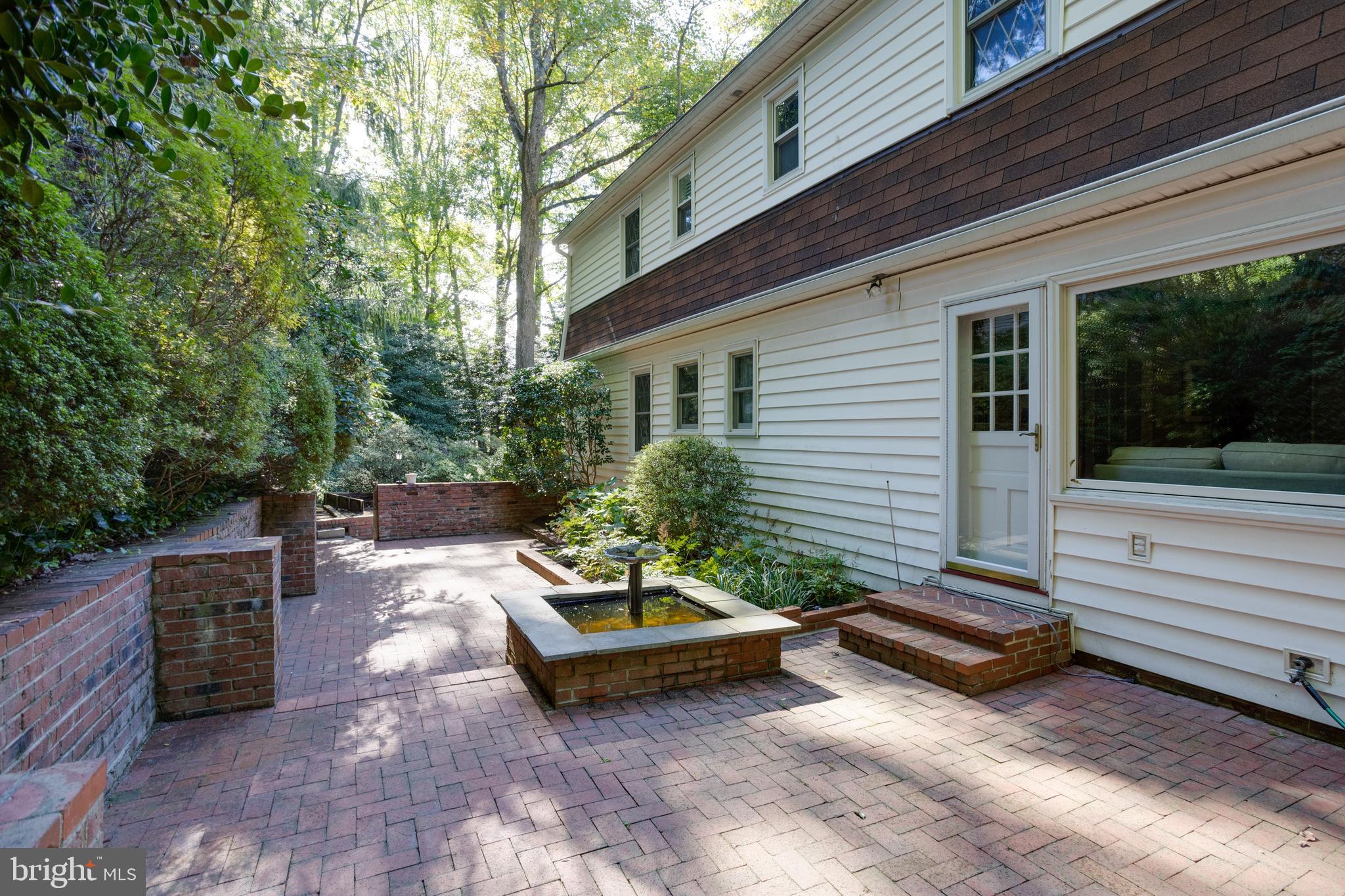 8201 Ector Court Annandale, VA 22003 - Photo 8 of 71