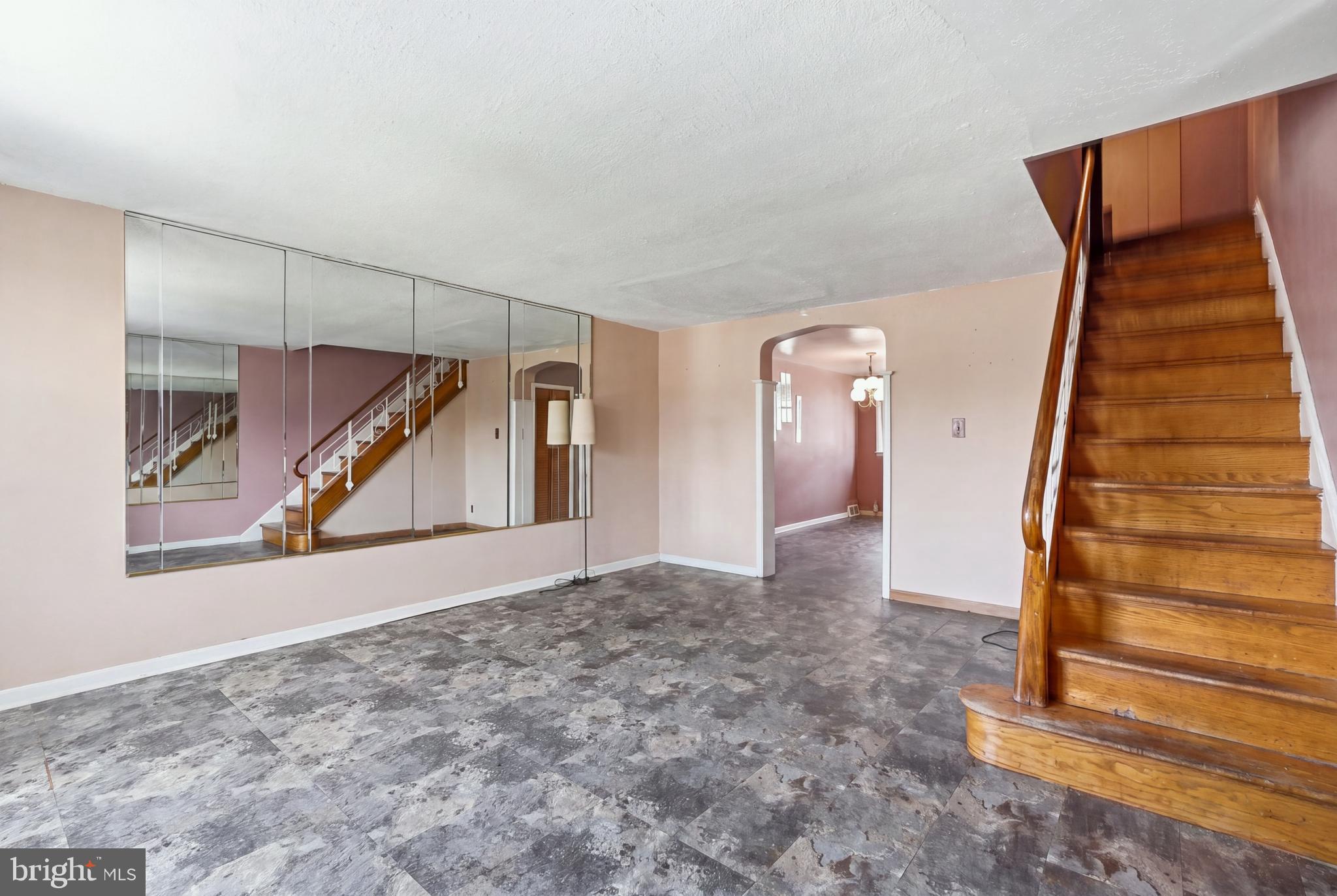 8033 Temple Road Philadelphia, PA 19150 - Photo 6 of 28 Living Room