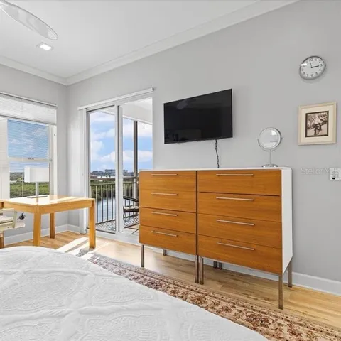 a view of a livingroom with furniture