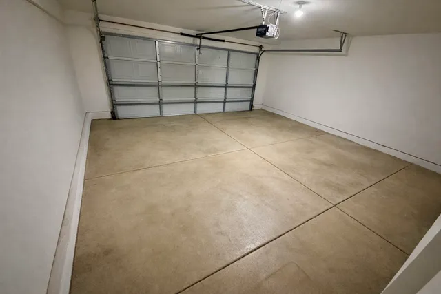 $2,700 | 2452 Daybreak Court, Unit 2452, Elgin, IL 60123