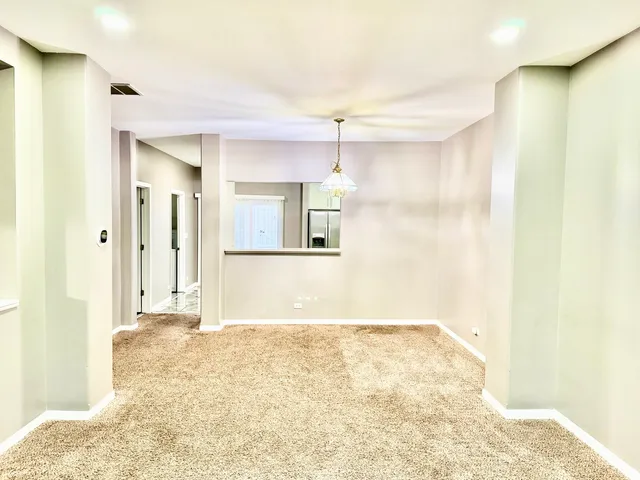 $2,800 | 2452 Daybreak Court, Unit 2452, Elgin, IL 60123