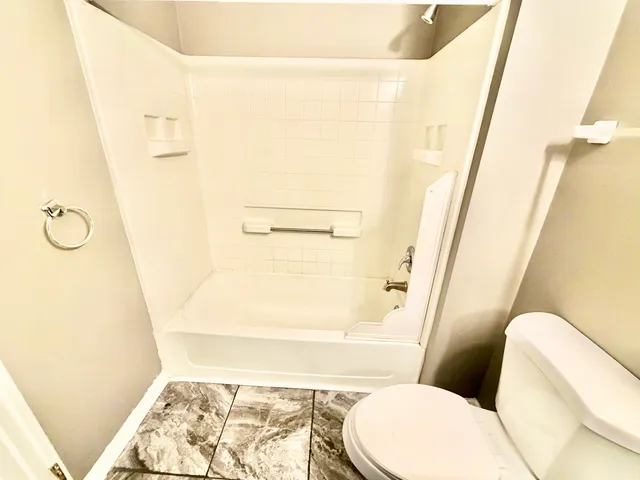 $2,800 | 2452 Daybreak Court, Unit 2452, Elgin, IL 60123