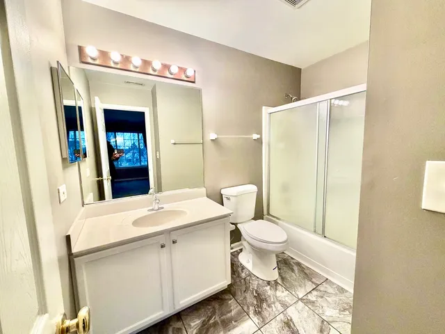 $2,800 | 2452 Daybreak Court, Unit 2452, Elgin, IL 60123