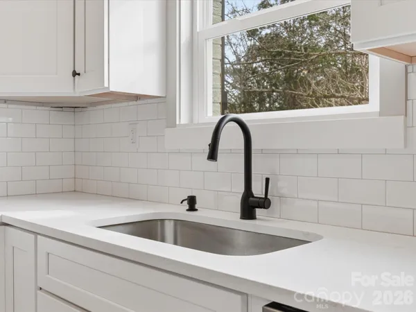 a close view of sink and tap