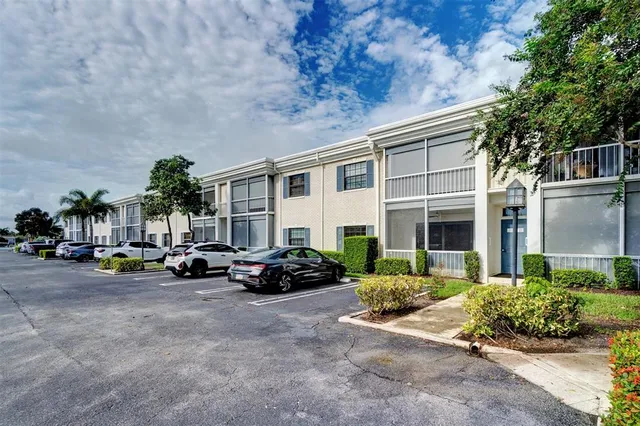 $175,000 | 140 Cypress Club Drive, Unit 414, Pompano Beach, FL 33060