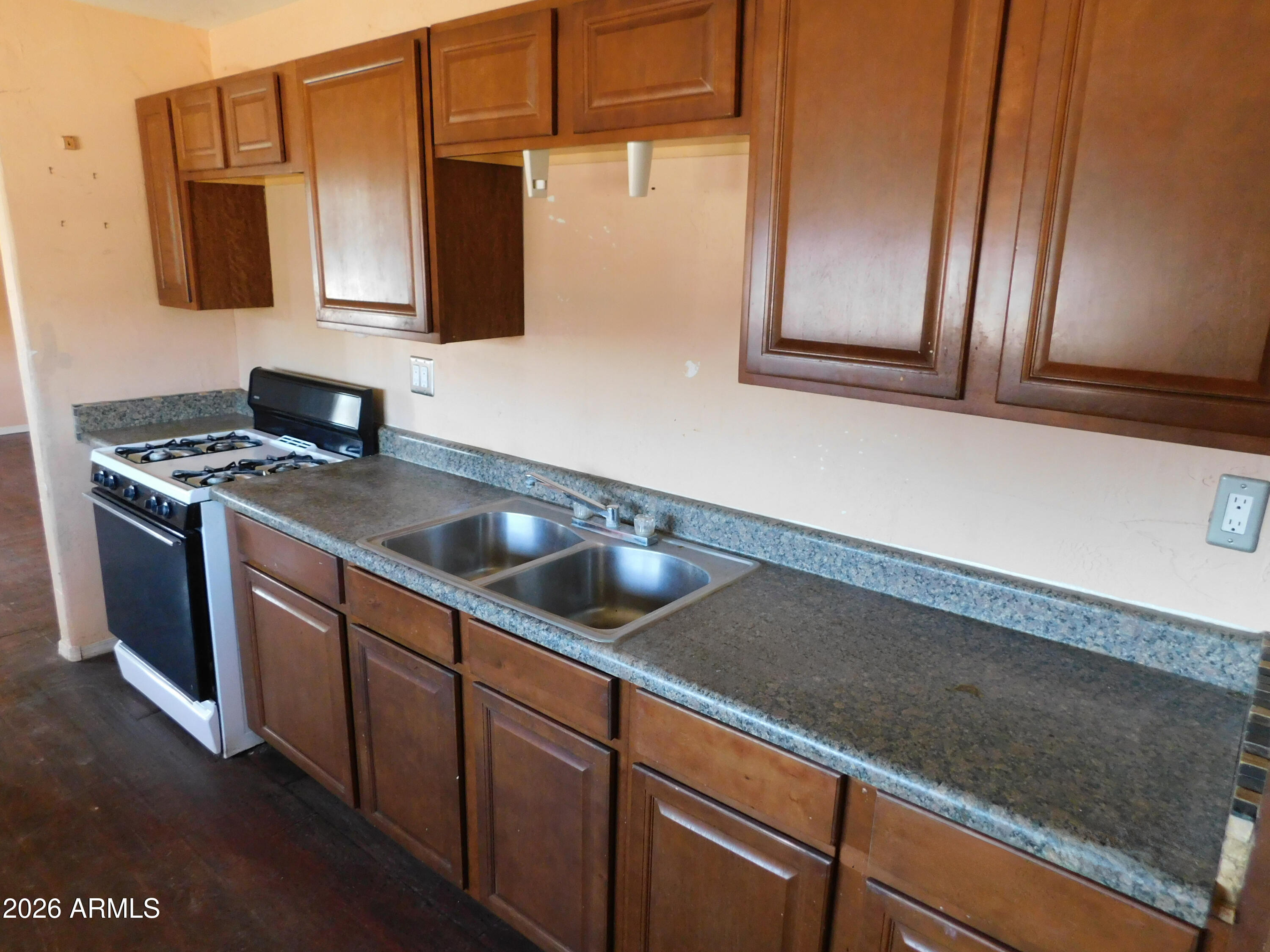 413 Jamestown Road Kearny, AZ 85137 - Photo 14 of 29 MLS-Kitchen1
